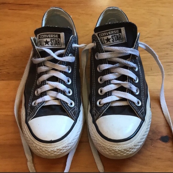 Black Converse all star sneakers. Women’s size 7, Mens size 5. - Picture 4 of 4